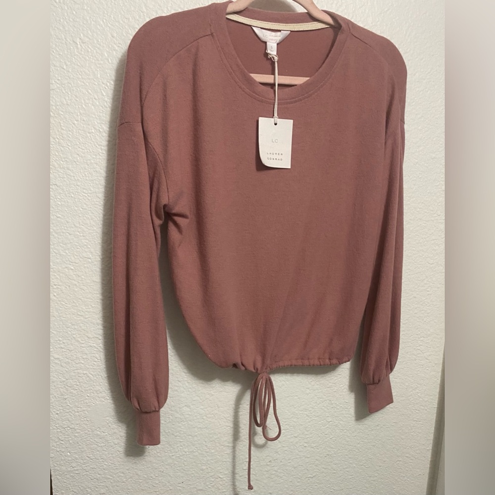 NWT super soft n light weight. sweater goes w gap flower shorts BOGO w shorts